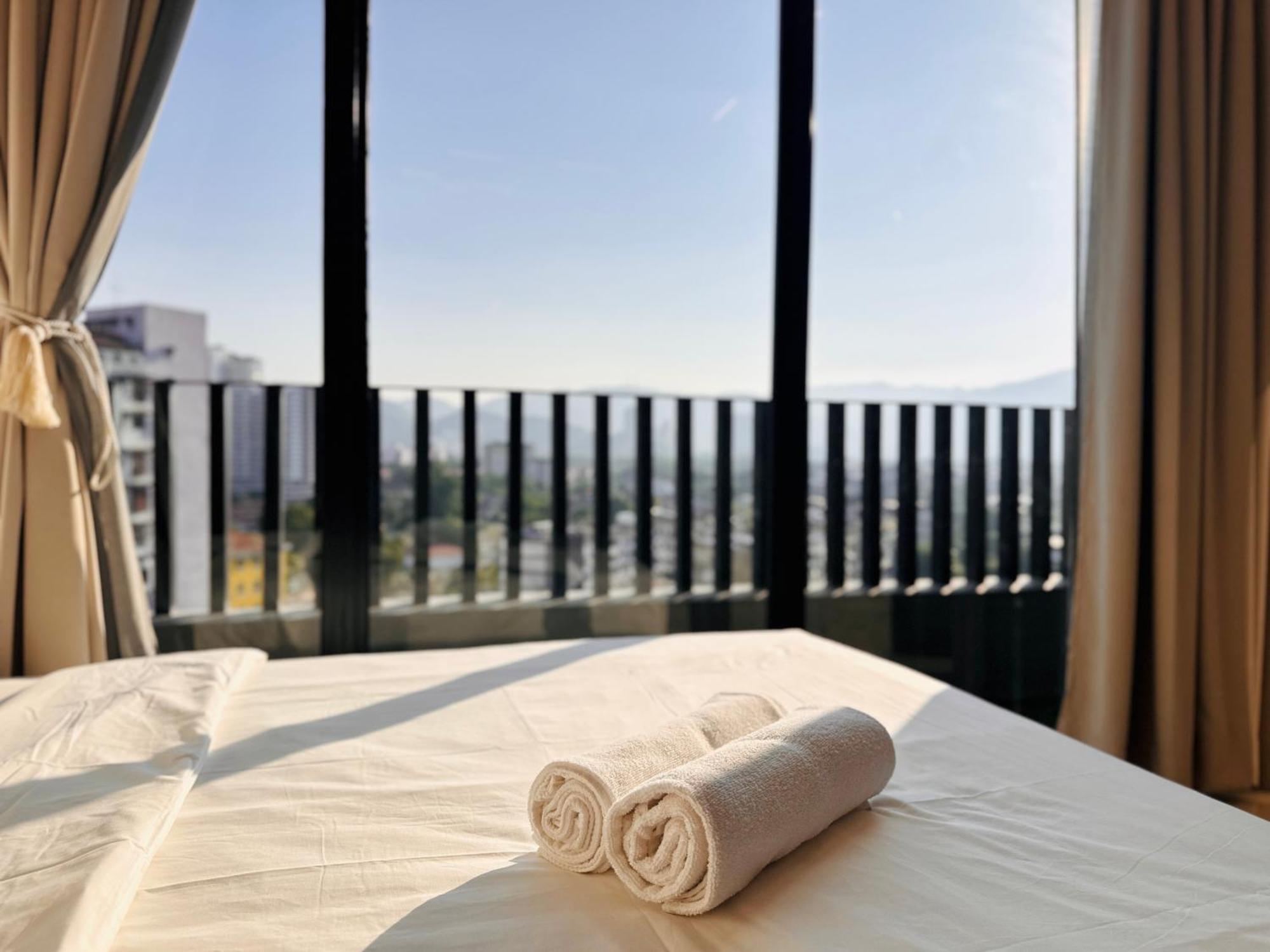 New Georgetown Instagramable 2Br Homestay For 10Pax 无敌美景两房民宿 Beacon Executive Suite Eksteriør bilde