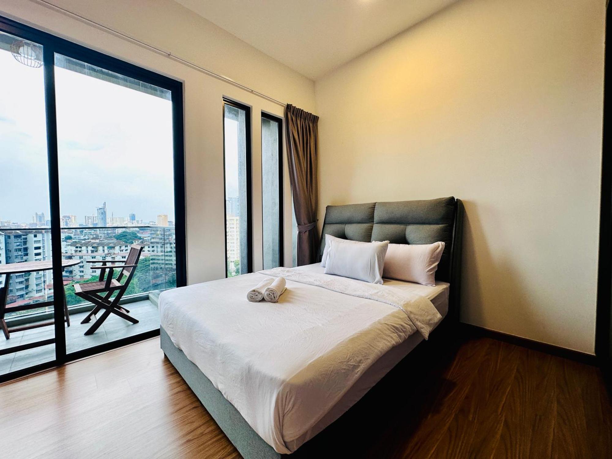 New Georgetown Instagramable 2Br Homestay For 10Pax 无敌美景两房民宿 Beacon Executive Suite Eksteriør bilde