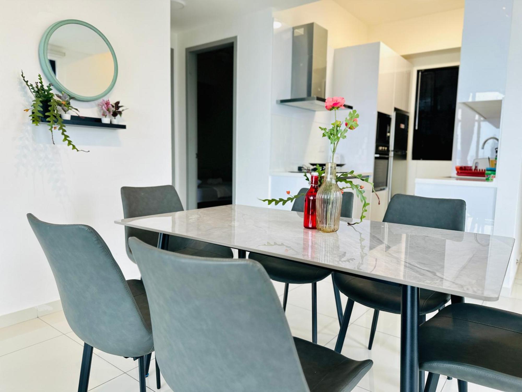 New Georgetown Instagramable 2Br Homestay For 10Pax 无敌美景两房民宿 Beacon Executive Suite Eksteriør bilde