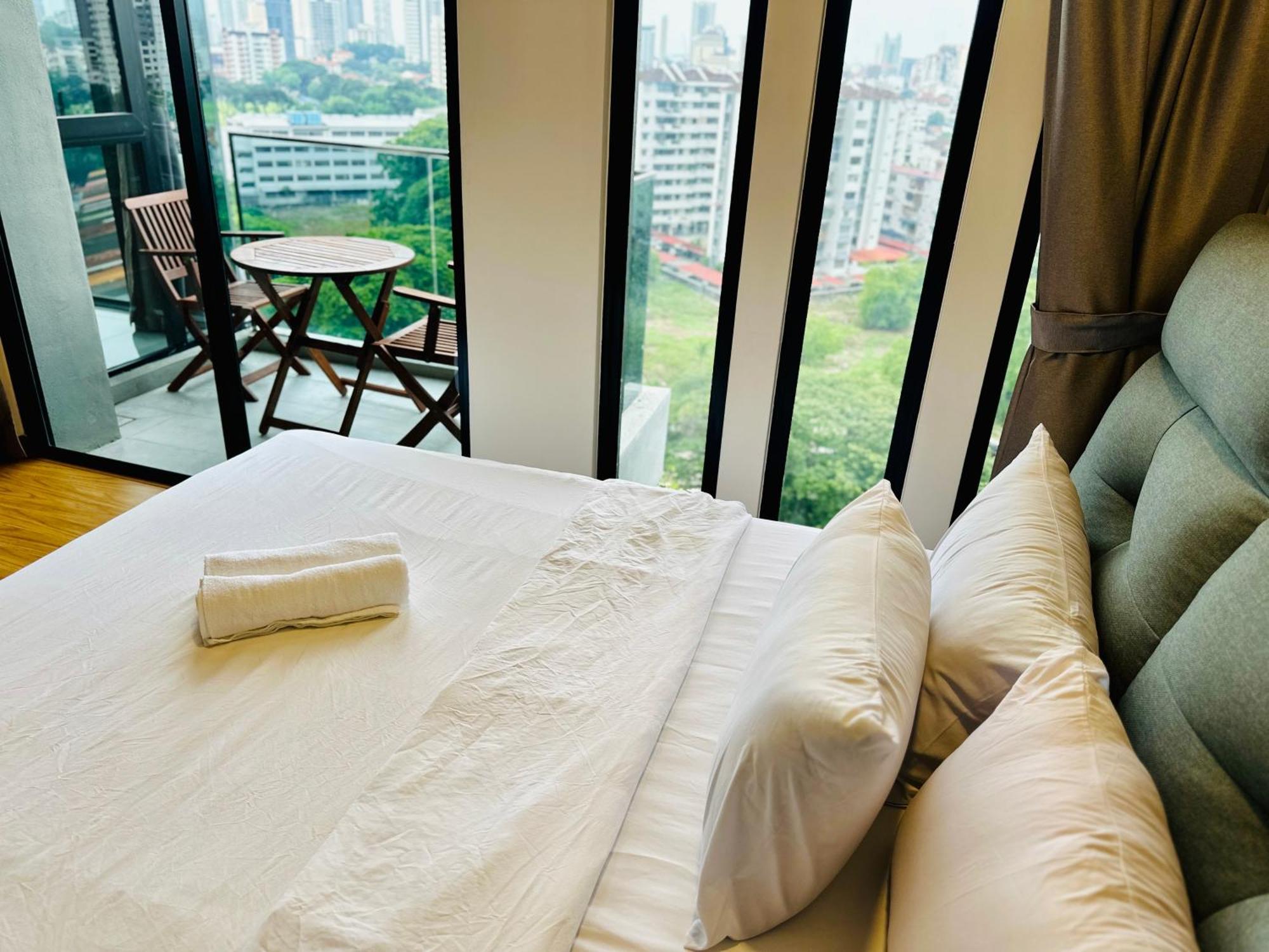 New Georgetown Instagramable 2Br Homestay For 10Pax 无敌美景两房民宿 Beacon Executive Suite Eksteriør bilde